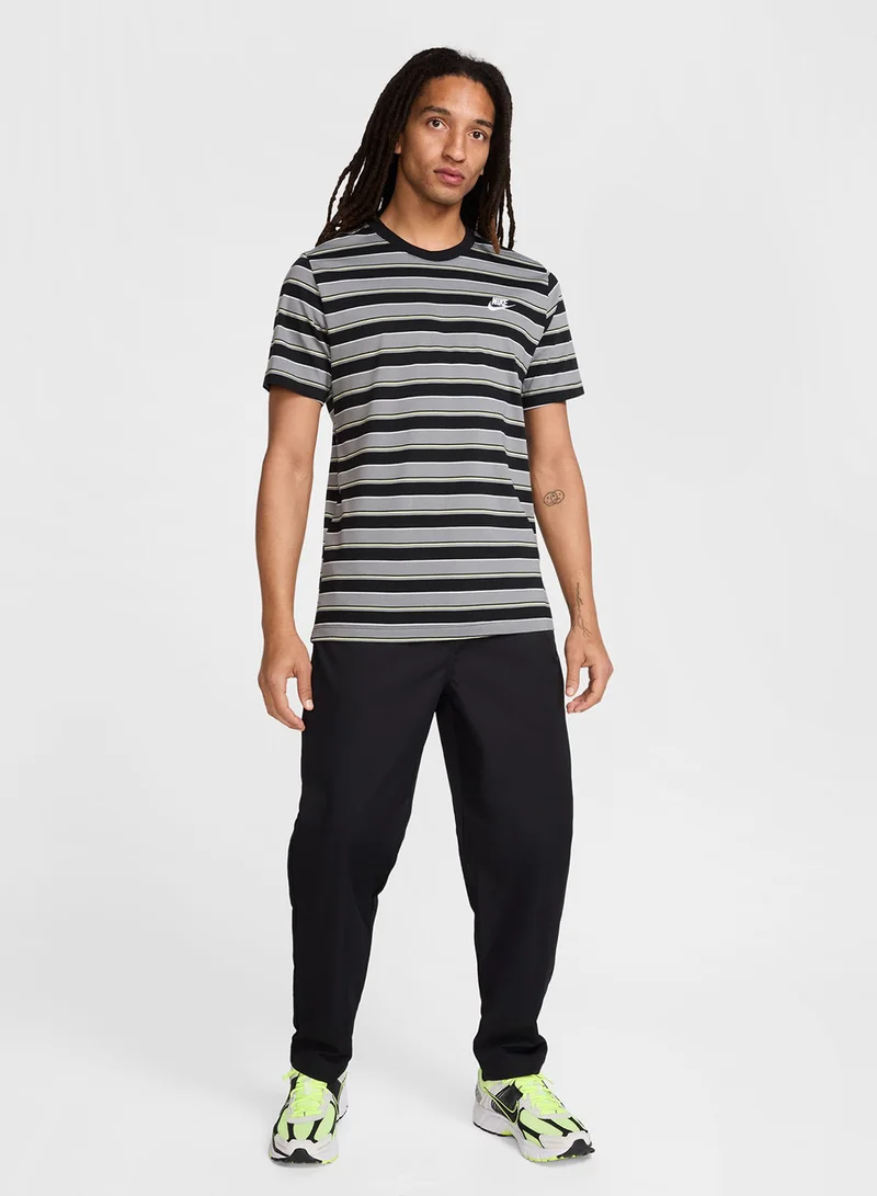 Nike – Nike black Nsw Club Stripe T-Shirt for Men | Best Price UAE